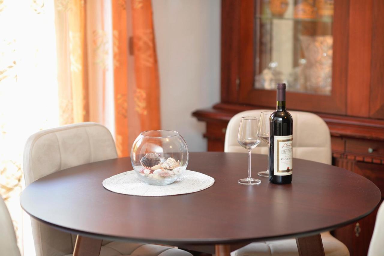 Apartment Nikolija โดบรอตา ภายนอก รูปภาพ