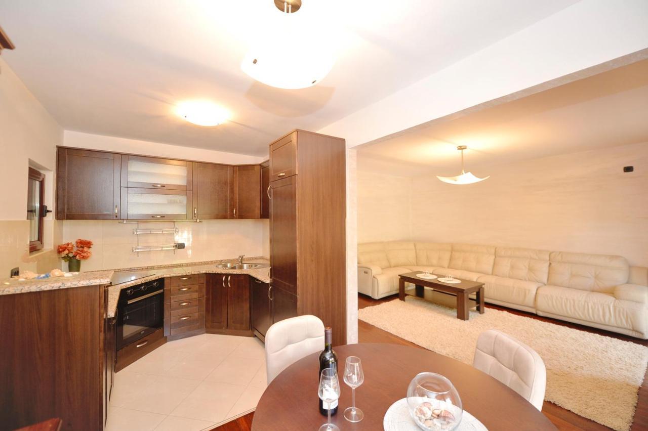 Apartment Nikolija โดบรอตา ภายนอก รูปภาพ