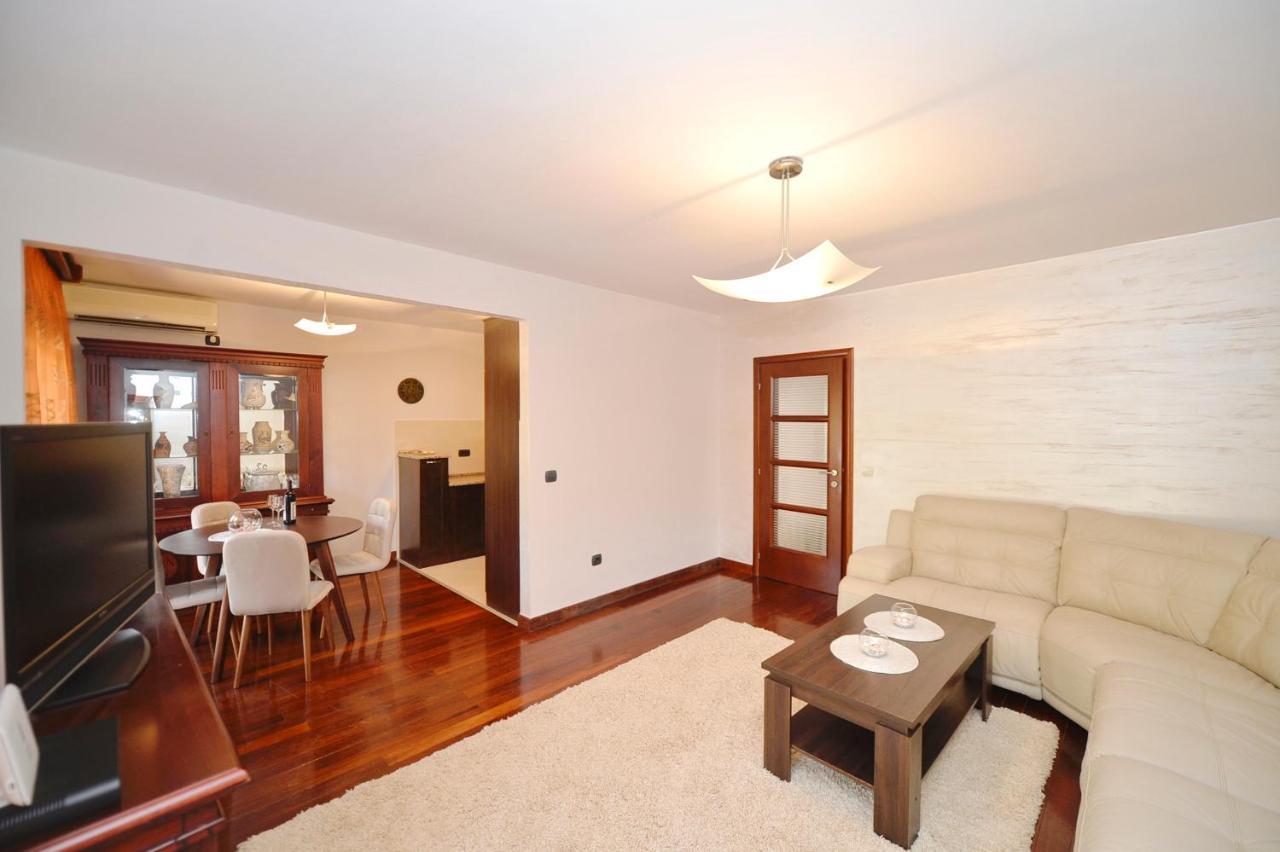 Apartment Nikolija โดบรอตา ภายนอก รูปภาพ